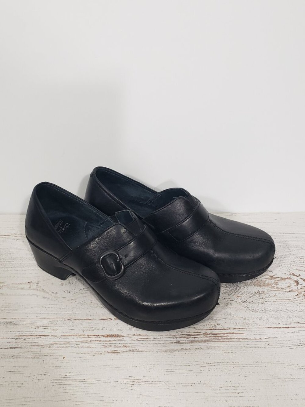 Dansko  Black Leather Women's Clogs with buckle Size 37  US 6.5 to 7   Tamara